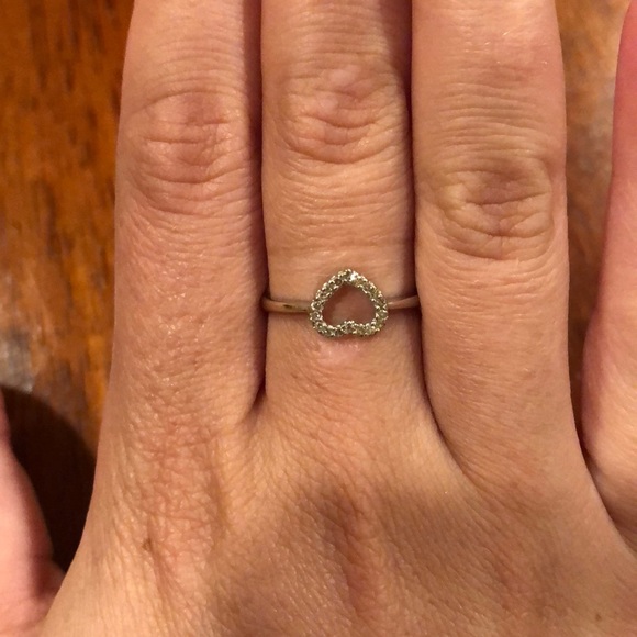 Sterling silver CZ heart ring - Picture 2 of 4